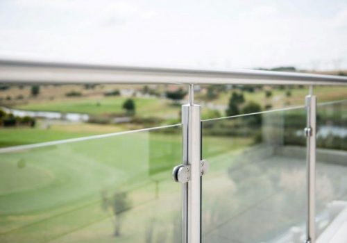 Glass Pomp